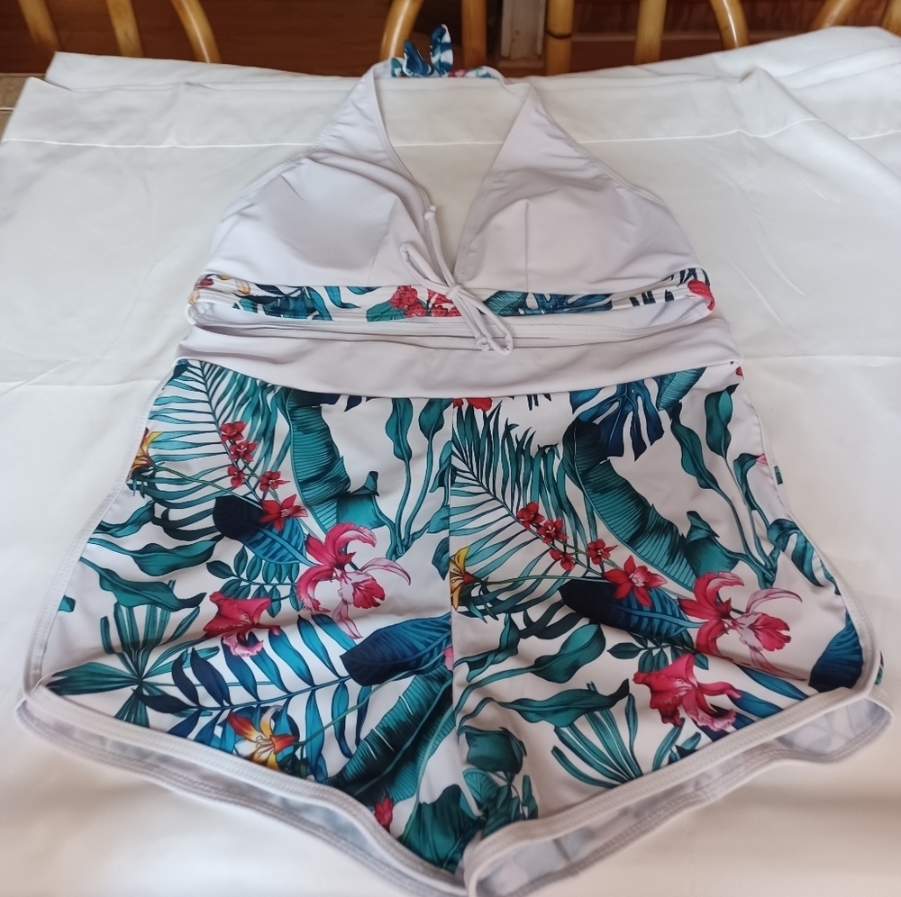 Hawaiin Floral Womans Two Piece Bathing Suit   JXL/  New